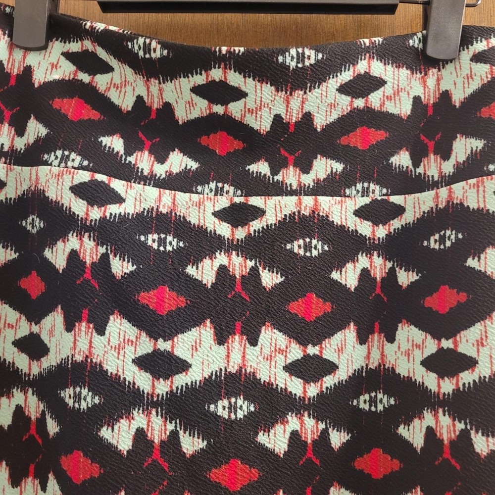 Lularoe Geometric Aztec Pencil Skirt Size Large Stretch Pull On Boho Hippie - Picture 3 of 5